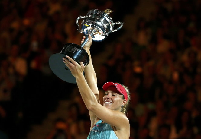 Kerber nâng cao chức vô địch Grand Slam lần đầu tiên trong sự nghiêp. Ảnh: Reuters