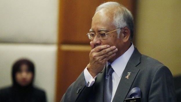 Mặc dù được tuyên “trắng án”, nhưng thủ tướng Malaysia có vẻ như vẫn chưa thể vượt qua được bê bối bị cáo buộc tham nhũng liên quan tới quỹ 1MDB - Ảnh: Reuters