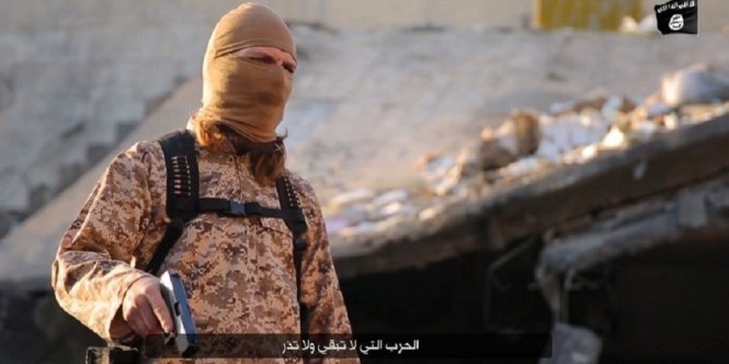 Gã đao phủ IS nói tiếng Pháp - Ảnh: AFP