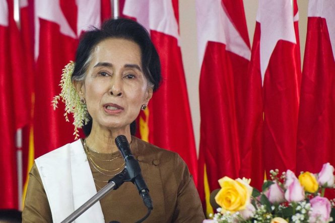 Trước cuộc bầu cử năm 2015, bà Suu Kyi nói, nếu đảng NLD chiến thắng, bà sẽ còn giữ cương vị “cao hơn cả tổng thống” - Ảnh: AFP