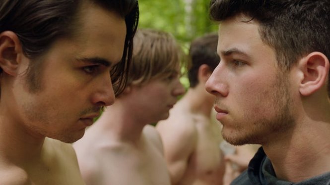 Nick Jonas (phải) trong Goat - Ảnh: Sundance