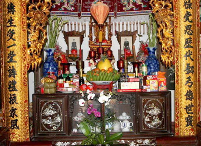 Bàn thờ tổ tiên của người Việt Nam ở bắc Bộ. Ảnh tư liệu