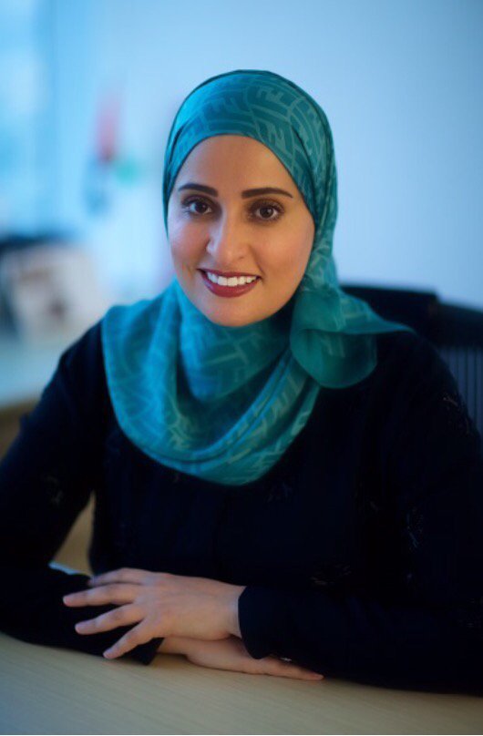 Bà Ohood Al Roumi – nữ bộ trưởng hạnh phúc đầu tiên của Các tiểu vương quốc Ả rập thống nhất - Ảnh: Twitter của thủ tướng UAE, Mohammed bin Rashid Al Maktoum