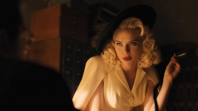 Một cảnh trong phim Hail, Caesar! với diễn xuất của Scarlett Johansson. Phim vừa ra mắt vài ngày đã có doanh thu hơn 14 triệu USD. Ảnh: Woking Titl