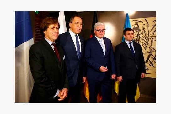 Các quan chức ngoại giao của Pháp, Nga, Đức và Ukraine (từ trái sang phải) tại Hội nghị an ninh Munich, Đức - Ảnh: AP