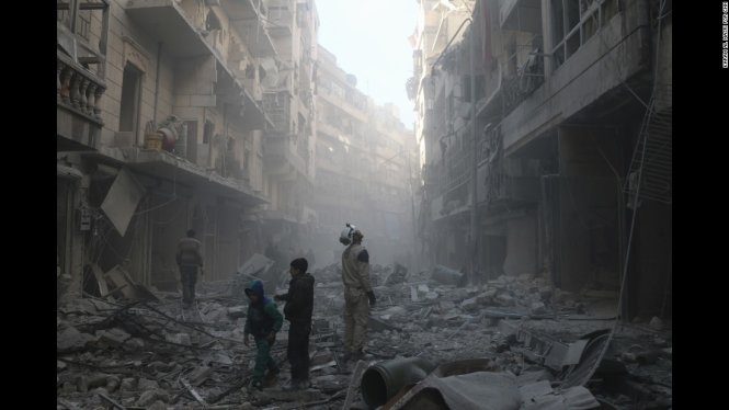 Quang cảnh một con phố bị bom tàn phá ở Aleppo trong một bức ảnh do Masri chụp - Ảnh: CNN