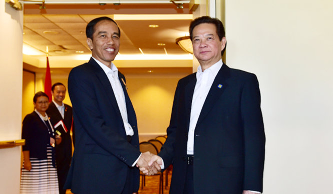 Thủ tướng Nguyễn Tấn Dũng gặp Thủ tướng Thái Lan Prayuth Chan-ocha bên lề hội nghị thượng đỉnh Mỹ - ASEAN tại Sunnylands, California sáng 16-2 (giờ VN) - Ảnh: NHẬT BẮC