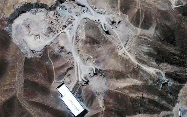 Ảnh vệ tinh chụp cơ sở hạt nhân Fordow của Iran - Ảnh: Telegraph