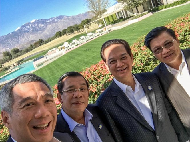 Bức ảnh selfie của Thủ tướng Lý Hiển Long và Thủ tướng Nguyễn Tấn Dũng - Ảnh: Facebook Thủ tướng Lý Hiển Long