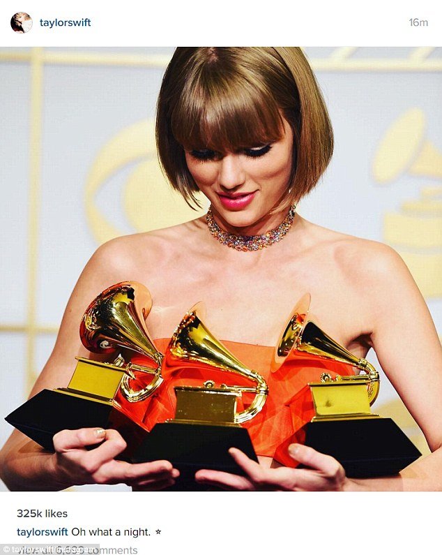 Taylor Swift đăng ảnh lên mạng sau khi đoạt 3 giải Grammy 2016
