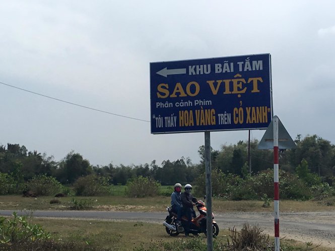 Những người làm du lịch ở Phú Yên dùng hình ảnh của “hoa vàng cỏ xanh” để PR cho những danh thắng, điểm đến hấp dẫn của tỉnh Ảnh: Phong Việt