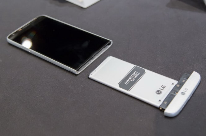 Smartphone dạng khối LG G5 - Ảnh: ArsTechnica
