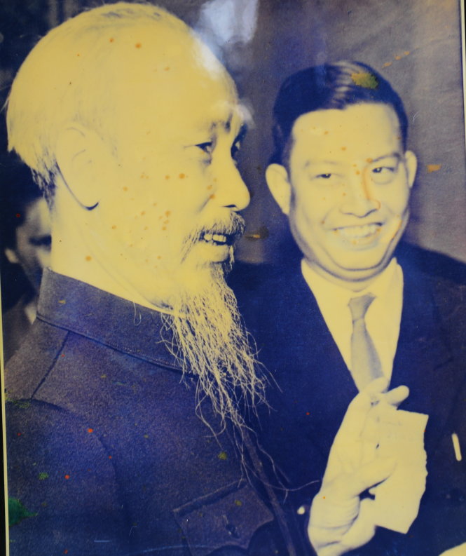 Chủ tịch Hồ Chí Minh và đại sứ Nguyễn Văn Kỉnh tại Liên Xô - Ảnh: Tư liệu gia đình