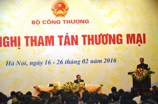 Thủ tướng Nguyễn Tấn Dũng phát biểu chỉ đạo hội nghị tham tán thương mại năm 2016 tại Hà Nội ngày 26-2 - Ảnh: Q.Trung