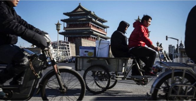 Kể từ 1-3 Bắc Kinh sẽ triển khai thí điểm chính sách ưu đãi về hộ khẩu để thu hút nhân tài từ Hong Kong và Macau - Ảnh: Bloomberg