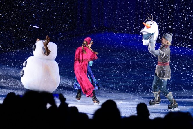 Xứ sở băng giá của Elsa được tái hiện sinh động trong Disney on ice