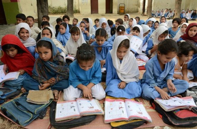 47% trẻ em Pakistan thất học trong năm 2014-2015 - Ảnh: AFP
