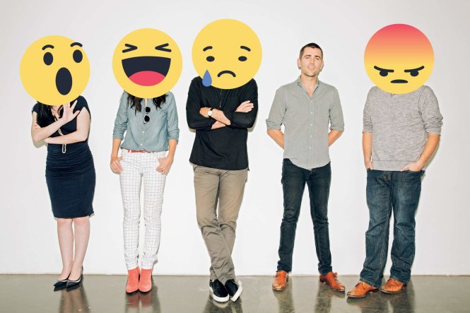 Reactions đem lại những trạng thái cảm xúc khác nhau cho nội dung trên Facebook - Ảnh nhóm phát triển Facebook Reactions với Chris Cox (người không che mặt) - Nguồn: Bloomberg