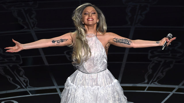 Màn diễn đầy cảm xúc của Lady GaGa tại Oscar năm ngoái - Ảnh: Oscar
