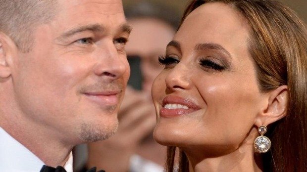 Angelina Jolie luôn nhìn Brad Pitt bằng ánh mắt trìu mến tại các sự kiện