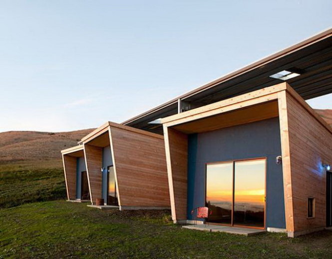 Ngôi nhà cabin nổi bật giữa vùng núi Santa Cruz