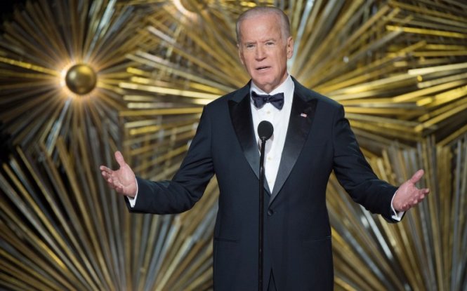 Joe Biden lên sân khấu Oscar 2016. Ảnh: Reuters.