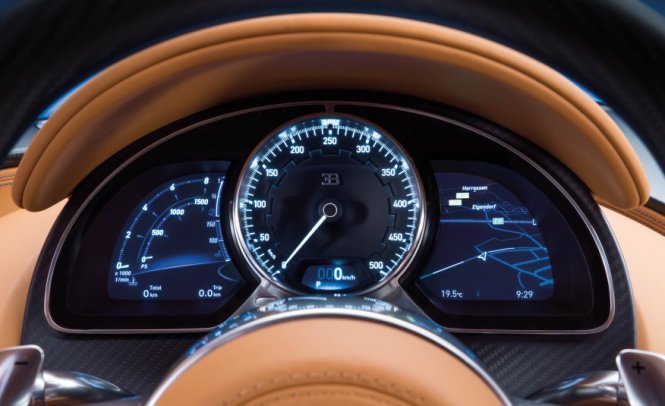 Đồng hồ Speedo analogue hiển thị mức tối đa 500km/h - Ảnh: Car and diver