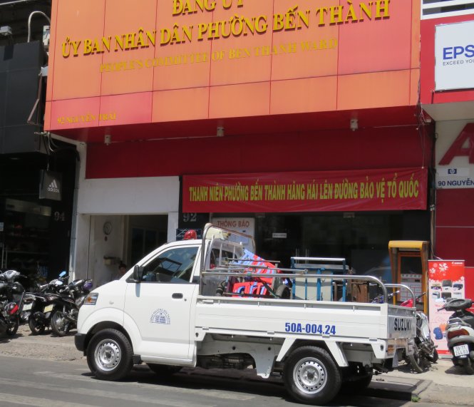 Xe của phường Bến Thành có đèn tín hiệu ưu tiên trên đầu xe - Ảnh: Ái Nhân