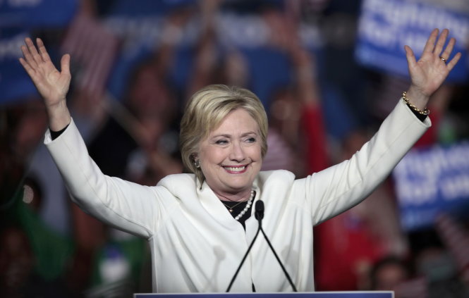 Bà Hillary Clinton hân hoan với chiến thắng tại Miami ngày 1-3 
- Ảnh: Reuters