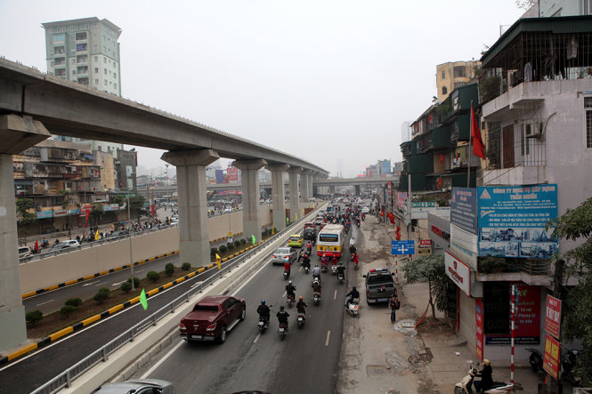 Thiếu tiền, tổng thầu nợ thầu phụ nên đường sắt Cát Linh - Hà Đông vẫn chậm tiến độ - Ảnh: T.Phùng