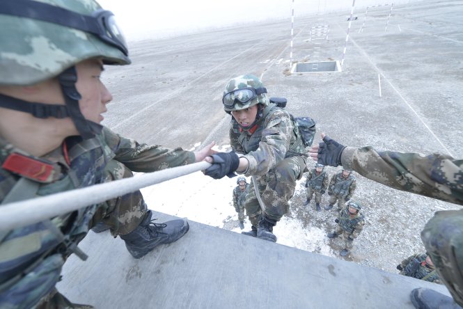 Trung Quốc dự kiến cắt giảm hơn 300000 nhân sự trong quân đội - Ảnh: Reuters