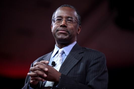 Cựu bác sỹ giải phẫu thần kinh Ben Carson - Ảnh: 953mnc