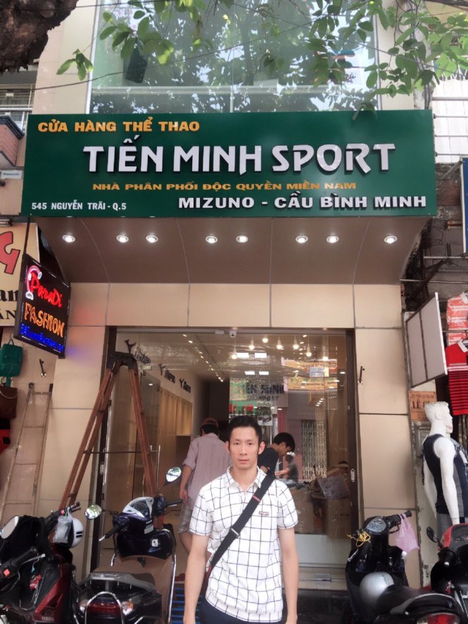 Tiến Minh và shop của mình - Ảnh: nhân vật cung cấp