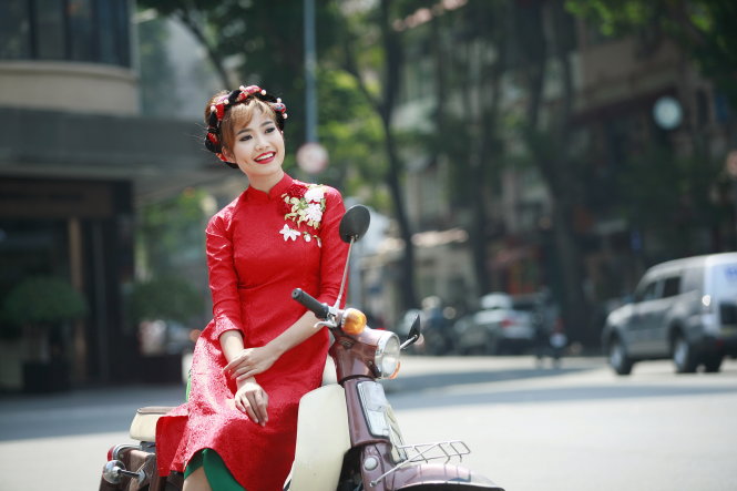 Áo dài: Bạn muốn trải nghiệm vẻ đẹp tinh tế và cuốn hút của trang phục truyền thống Việt Nam? Hãy đến với hình ảnh áo dài đầy quyến rũ trên trang của chúng tôi!