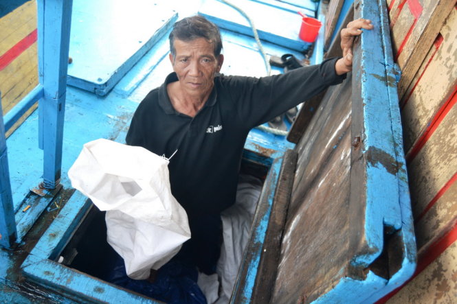 Tất cả hải sản đánh bắt được đều bị tàu Trung Quốc cướp hết  - Ảnh: LÊ TRUNG