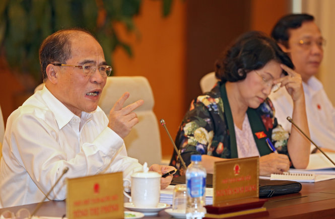 Chủ tịch Quốc hội Nguyễn Sinh Hùng nói rằng do các phương án Chính phủ đưa ra chưa đảm bảo chắc chắn nên Ủy ban Thường vụ Quốc hội chưa gật được - Ảnh: Việt Dũng