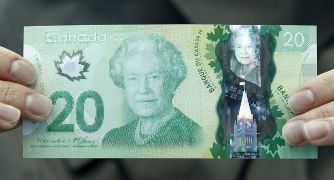 Một tờ tiền Canada in hình Nữ hoàng Anh Ảnh: Reuters