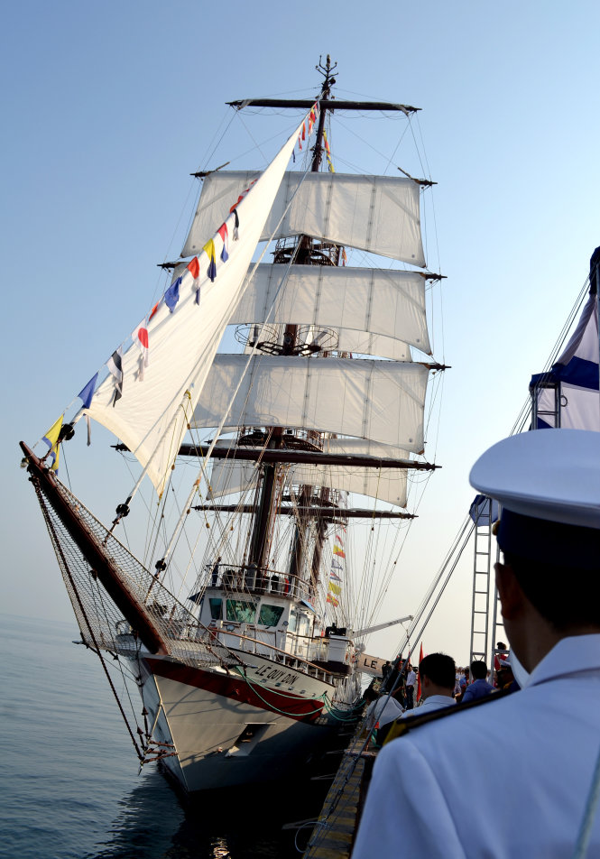 Tàu buồm 286 Lê Quý Đôn tại cảng Học viện Hải quân trong lễ thượng cờ - Ảnh: Duy Thanh