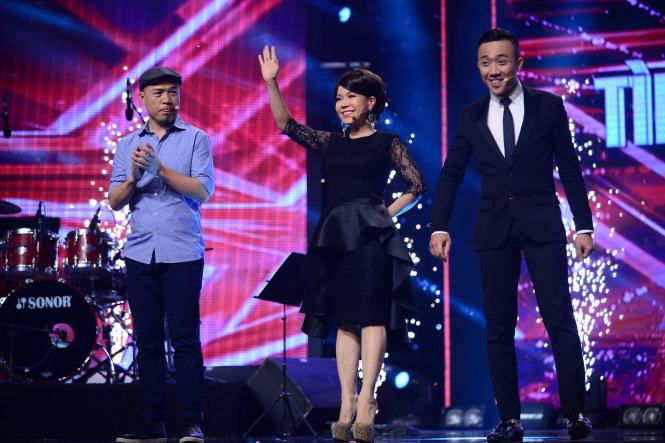 3 giám khảo cuộc thi (từ trái qua): nhạc sĩ Huy Tuấn, nghệ sĩ Việt Hương và nghệ sĩ Trấn Thành - Ảnh: Quang Định