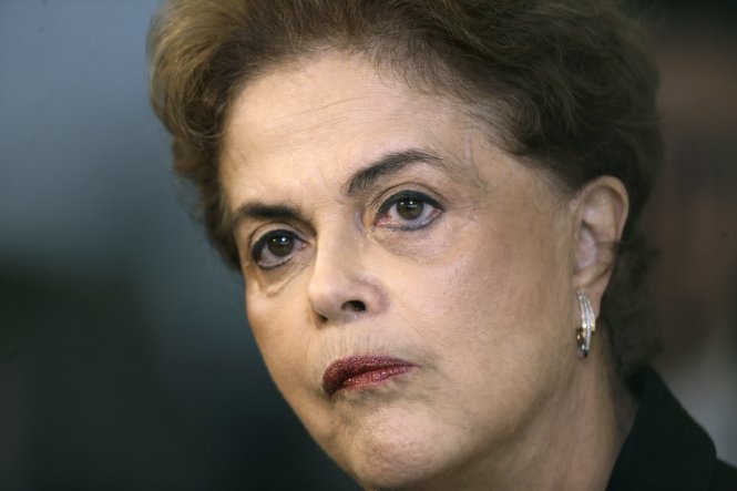 Tổng thống Brazil Dilma Rousseff đang đối mặt với cuộc khủng hoảng chính trị nghiêm trọng - Ảnh: Reuters