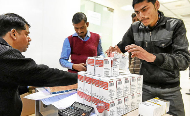 Nhộn nhịp thị trường thuốc generic ở Ấn Độ - Ảnh: AFP