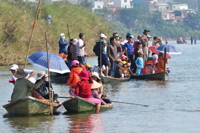 Sông Vu Gia đoạn qua thôn Phiếm Ái 1, nơi hai học sinh bị chết đuối - Ảnh: LÊ TRUNG