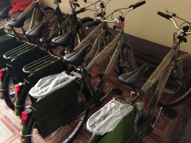 Sau gần 4 tháng được bàn giao nhưng nhiều chiếc xe đạp tại phường Trung Đô, TP Vinh, Nghệ An vẫn còn nguyên tem, chưa sử dụng tới - Ảnh: Doãn Hòa
