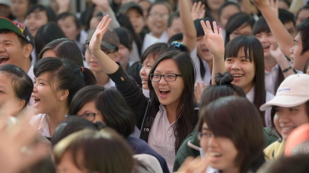 Học sinh tham gia Chương trình tư vấn tuyển sinh hướng nghiệp 2014 do Tuổi Trẻ tổ chức - Ảnh: Quang Định