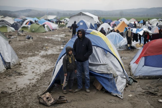 Khu lều của người nhập cư tại khu vực biên giới Hi Lạp - Macedonian - Ảnh: Reuters