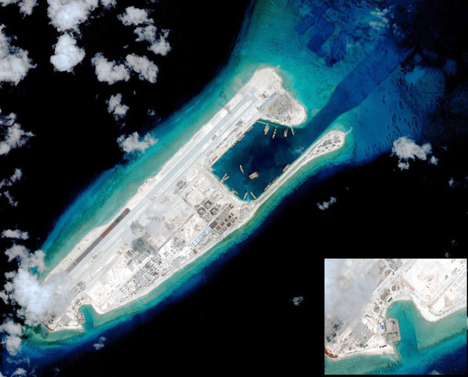 Còn đây là đá Chữ Thập tháng 9-2015 - một hòn đảo nhân tạo khổng lồ. Ảnh nhỏ ở góc phải là công trình gốc năm 1988 - Ảnh: CSIS