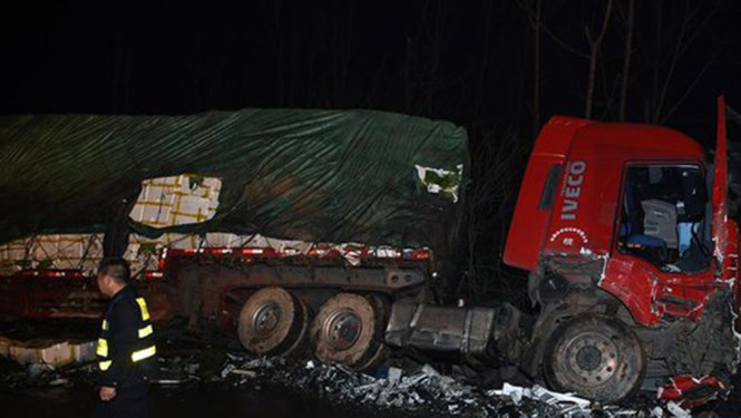 Chiếc xe tải được cho là chở vật liệu dễ cháy nổ - Ảnh: Xinhuanet