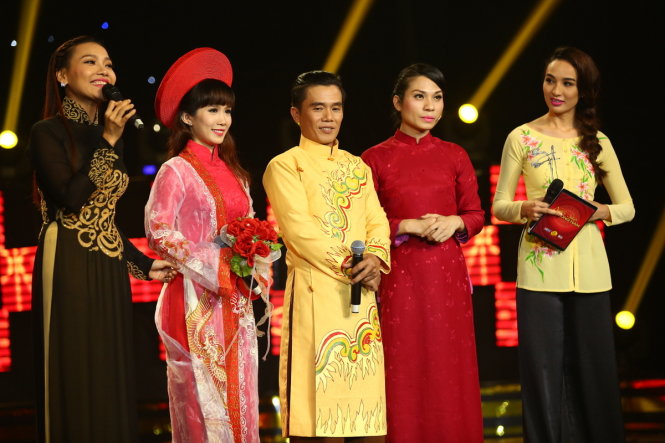 Đội của ca sĩ Diệu Hiền, Lê Minh Trung, MC Như Quỳnh và biên đạo Lê Hải - Ảnh: Thước Kiên