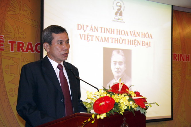 Ông Nguyễn Lân Bình phát biểu về những tương đồng trong sự nghiệp văn hóa của Nguyễn Văn Vĩnh và Phan Châu Trinh - Ảnh: L.Điền
