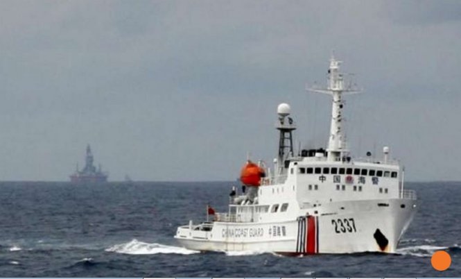 Tàu tuần tra Trung Quốc thường xuyên có mặt để hậu thuẫn cho tàu cá Trung Quốc hoạt động trái phép ở biển Đông - Ảnh:scmp